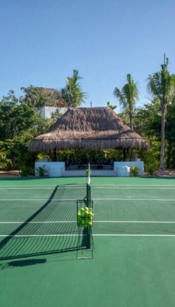 Tennisbanen på Hotel Esencia, Tulum, Mexico