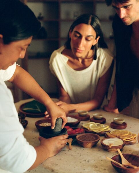 Maya produkt fremstilles til spabehandlinger på Maroma, Mexico