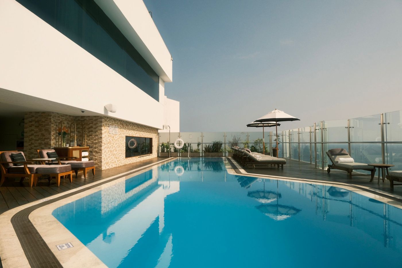 Pool på tagterrassen på Miraflores Park, A Belmond Hotel i Lima, Peru