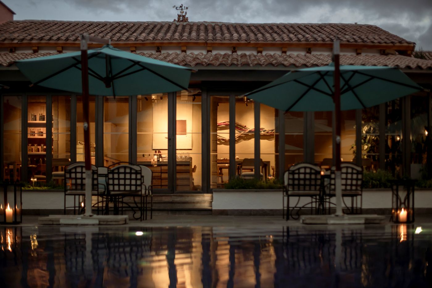 Pool med restaurant Mauka i baggrunden, Palacio Nazarenas, A Belmond Hotel, Peru