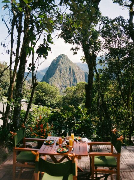 Morgenmad med udsigt til Machu Picchu, Sanctuary Lodge, A Belmond Hotel, Peru