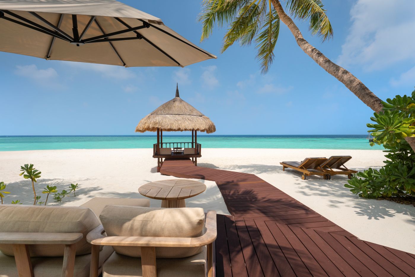 Maldiverne, Banyan Tree Vabbinfaru, Beachfront Pool Villa, adgang til stranden