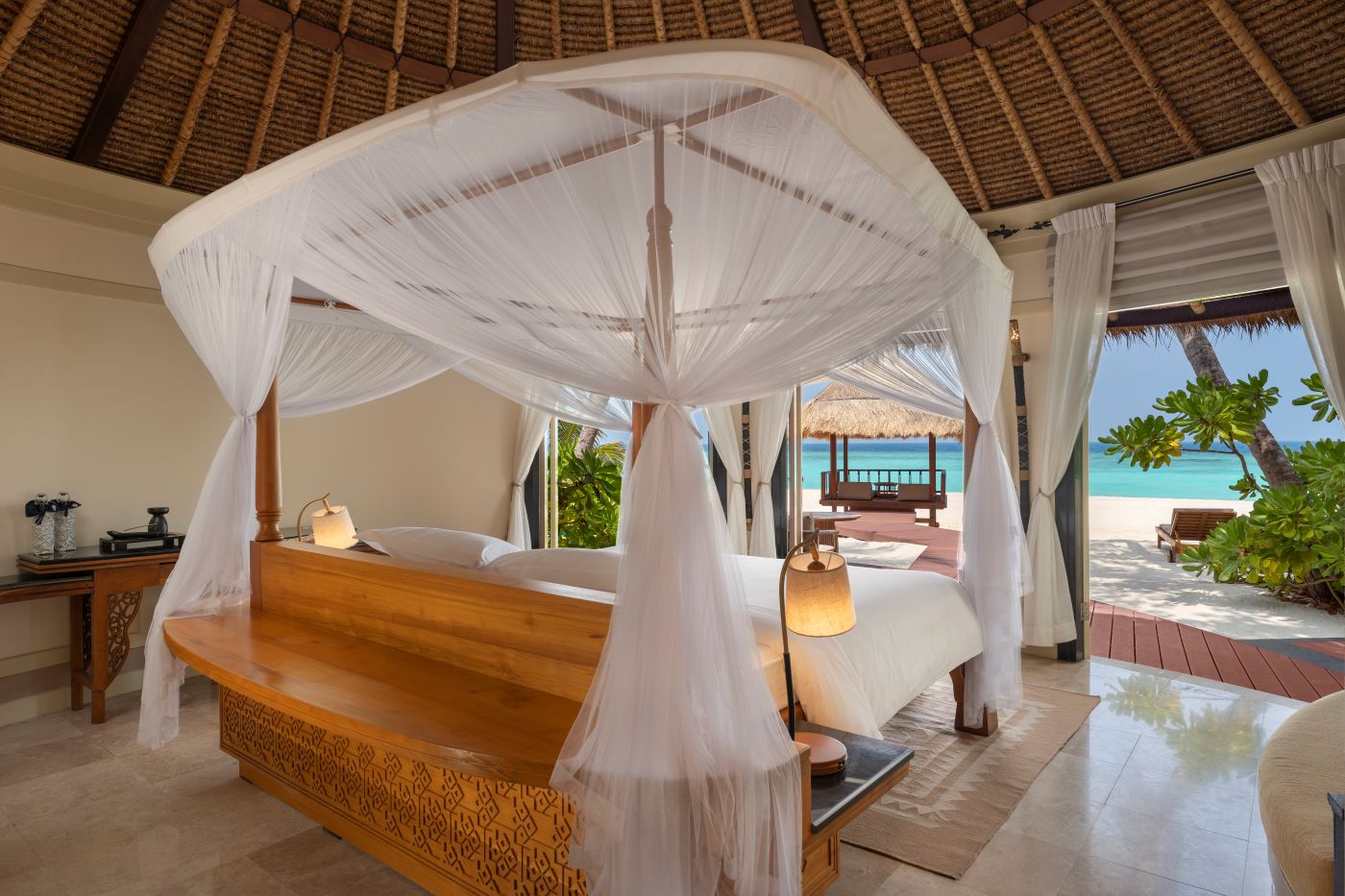 Maldiverne, Banyan Tree Vabbinfaru, Beachfront Pool Villa, soveværelse