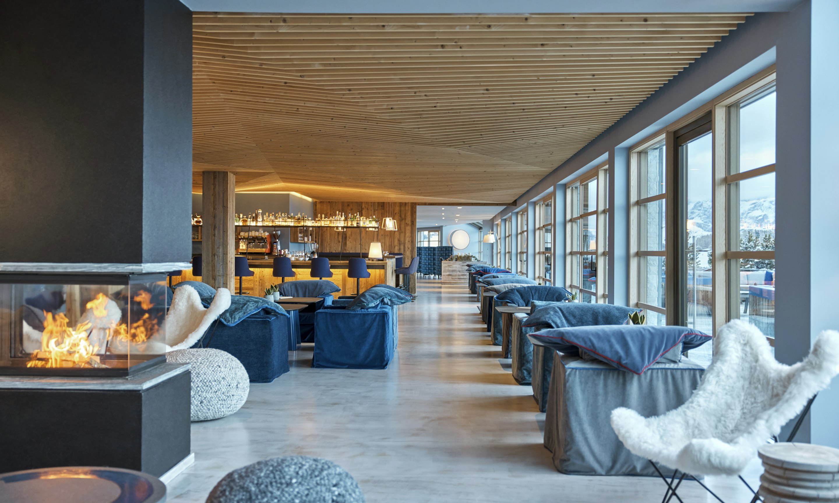 Lobby og lounge bar, COMO Alpina Dolomites, Italien