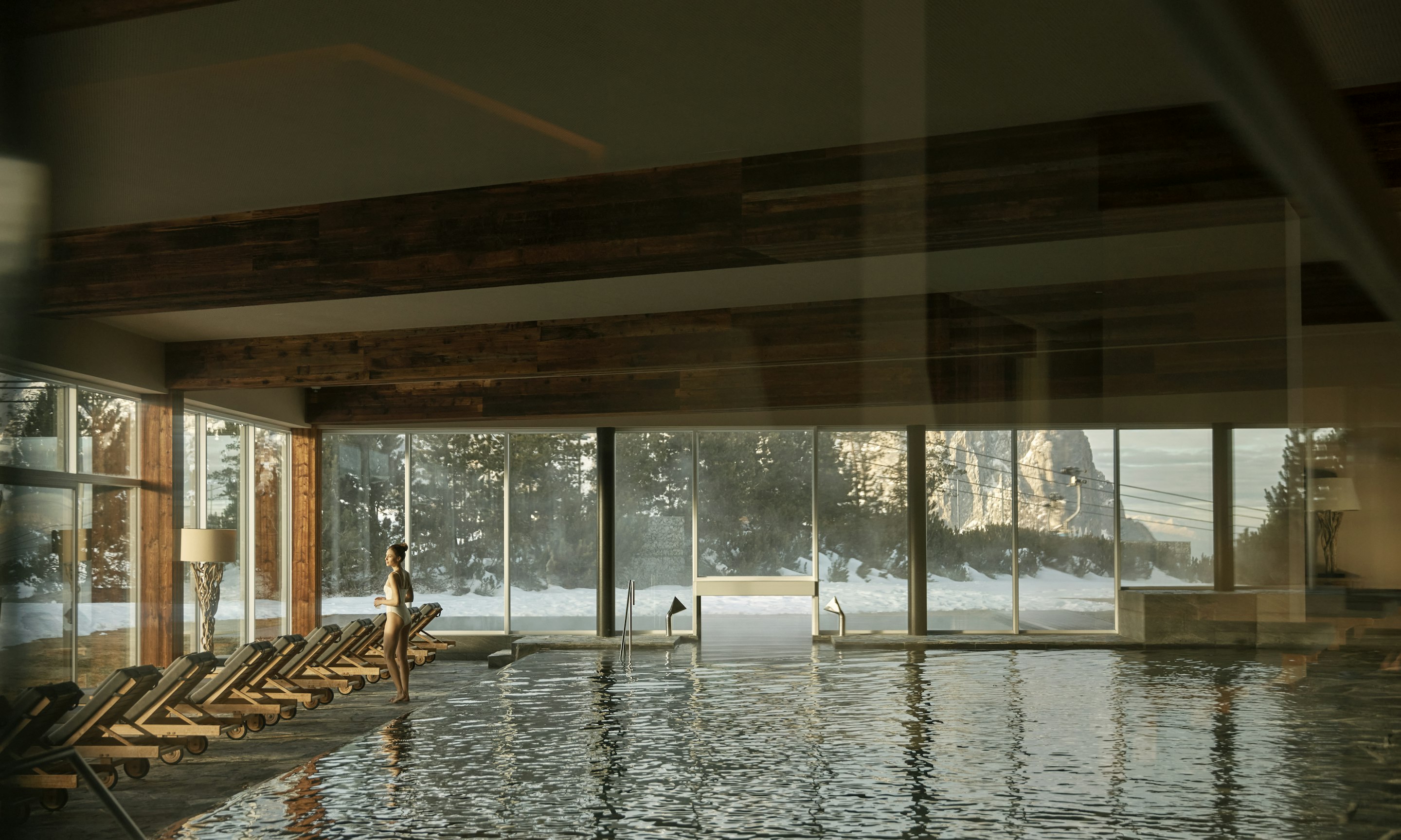 Pool med udsigt, COMO Alpina Dolomites, Italien
