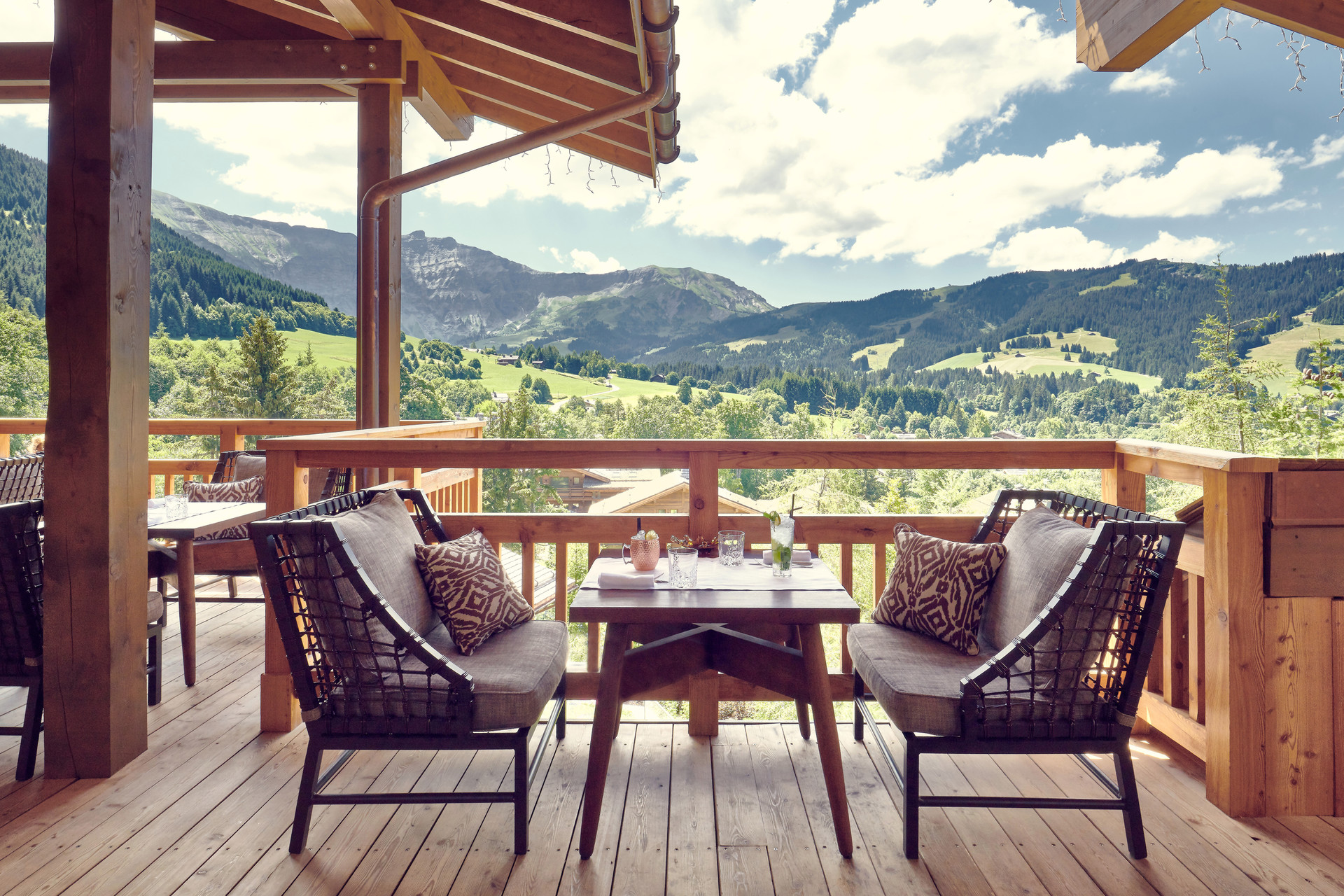 Bar Edmund terrasse, Four Seasons Megève, Frankrig